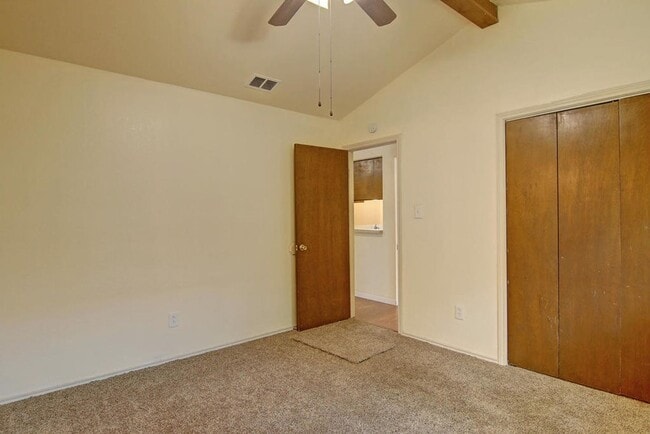 Building Photo - 11401 Woodway Creek Dr