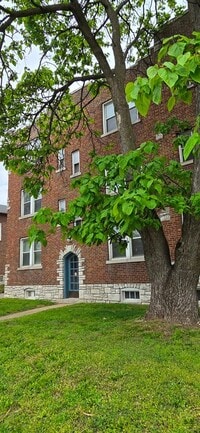 Building Photo - 4929 Chippewa St