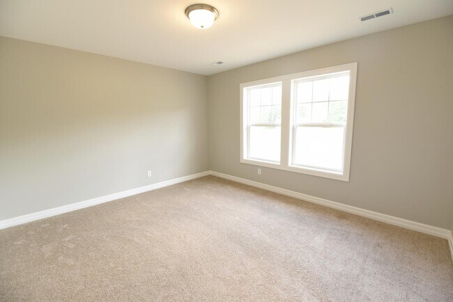 Building Photo - 1750 Meadowlark Ln