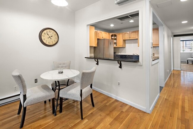 Building Photo - 41 Warren Ave