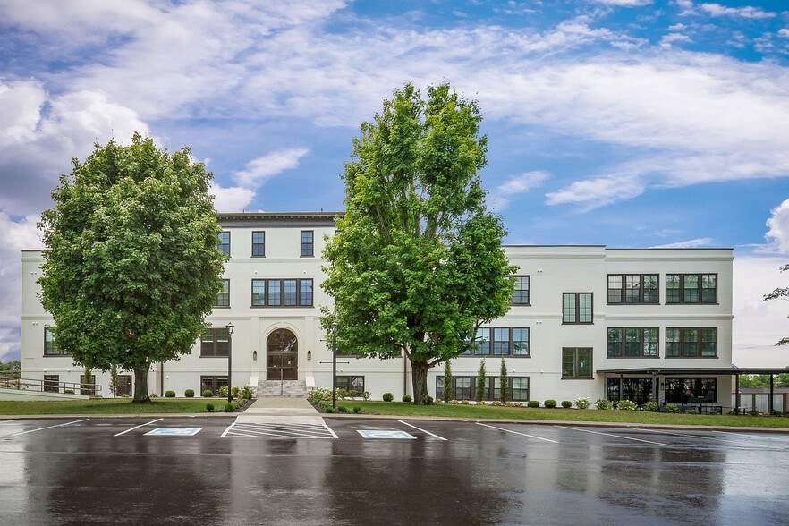 Building Photo - 211 W Colville St