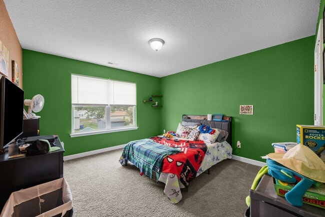 Building Photo - Spacious 6-Bedroom Home with Private Backy...