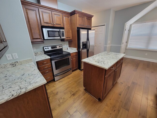 Building Photo - 1120 Archangel Way