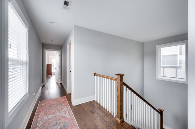 Building Photo - 338 Vivelle Ave