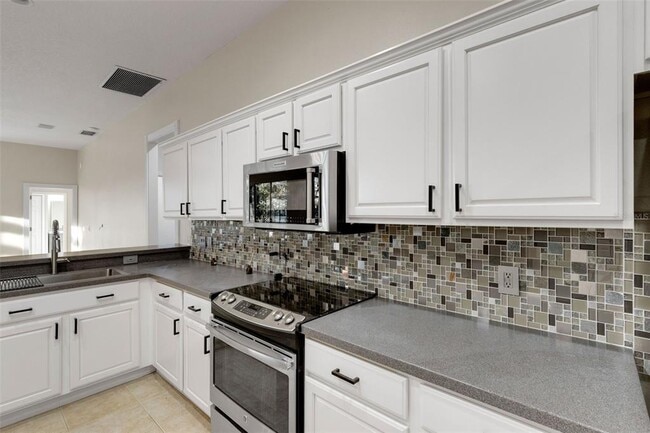 Building Photo - 11011 Hyacinth Pl