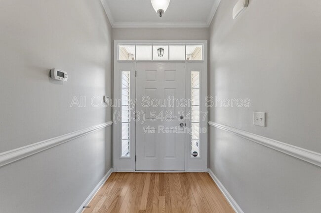 Building Photo - 264 Viareggio Road