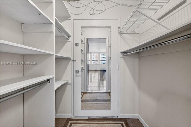 Building Photo - 11 Island Ave