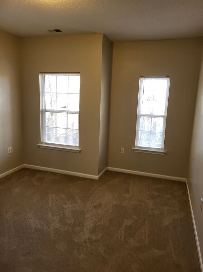 Building Photo - TARLETON OAKS