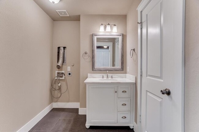 Building Photo - 154 Woodcreek Dr