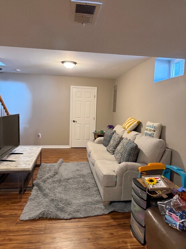 Building Photo - 349 Superior Rd