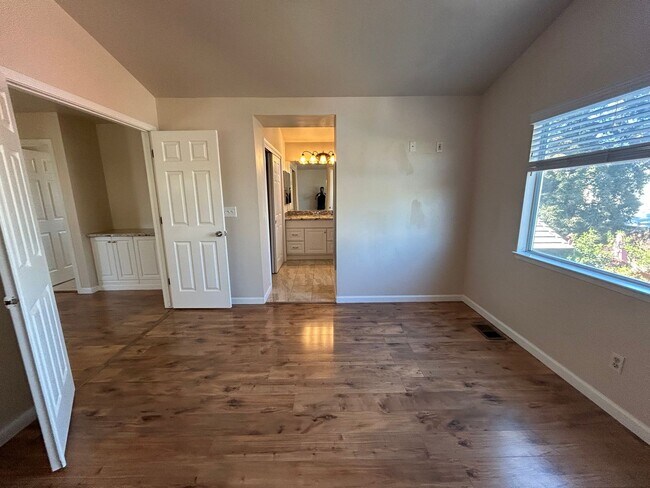 Building Photo - Nice home in Turlock