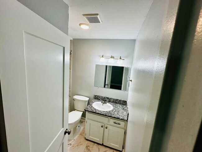Building Photo - An Amazing West Little Rock Home, Close To...