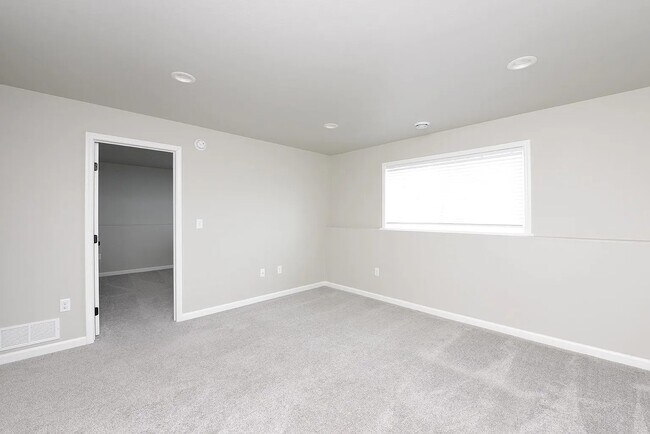 Building Photo - 2383 Eagle Vly Dr S