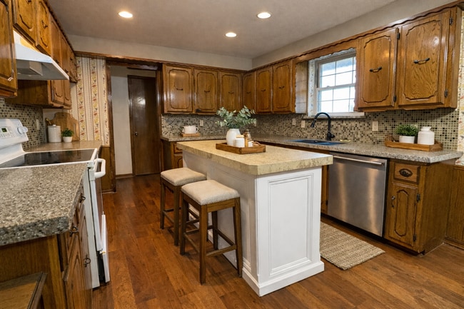 Building Photo - 2529 W Olympic Dr