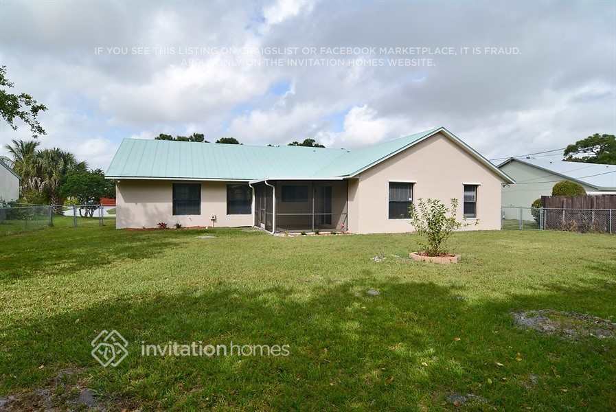 Building Photo - 1649 SE Lorraine St