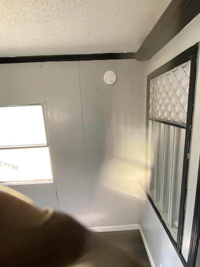 Building Photo - MOBILE HOME FOR RENT