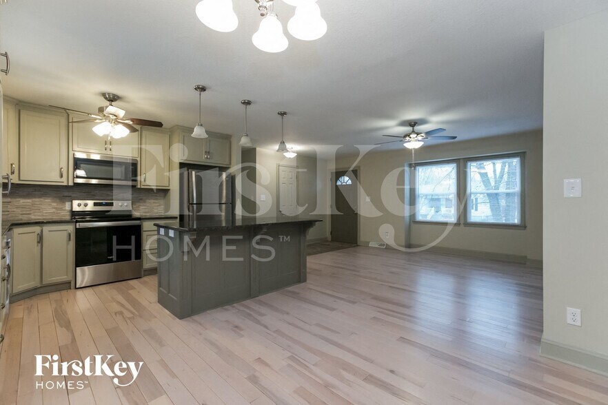 Building Photo - 16512 Greenwald Dr