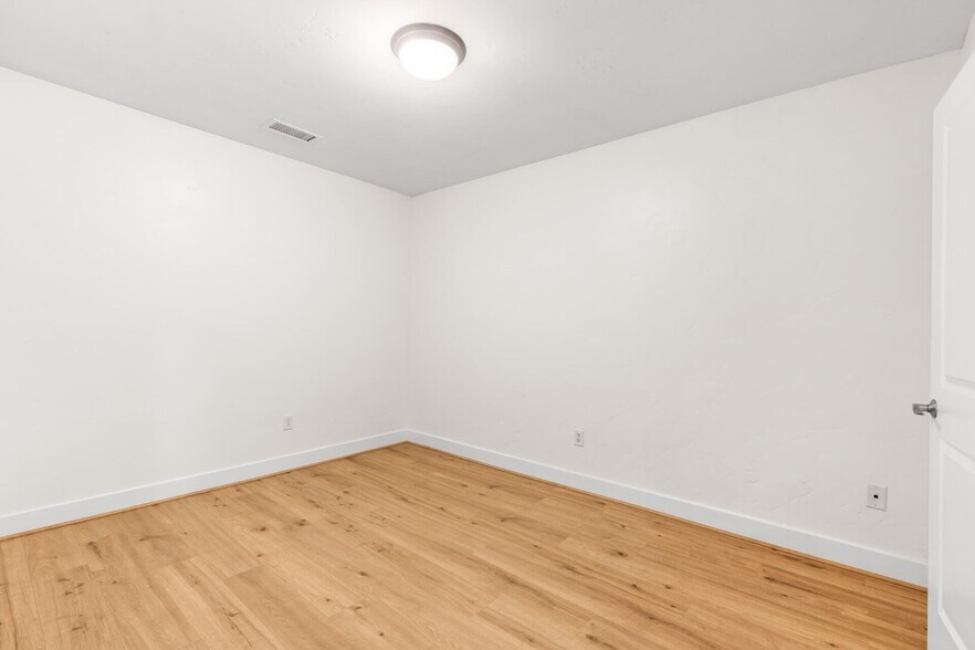 Building Photo - 5501 Lillehammer Ln