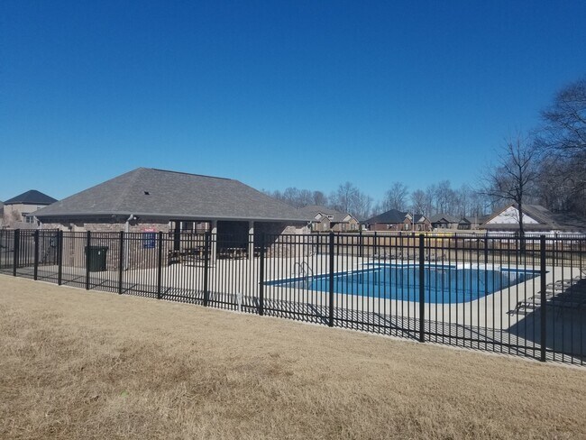 Building Photo - 123 Birch Falls Dr