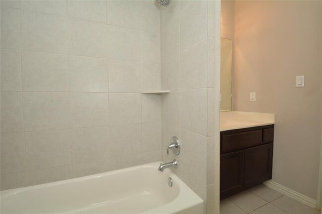 Building Photo - 142 Venice Cove