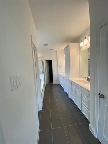 Building Photo - 405 Ambrose St