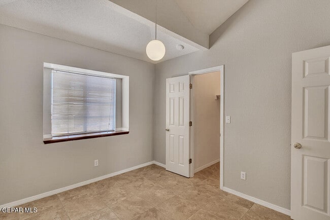 Building Photo - 10917 Loma Alta Pl