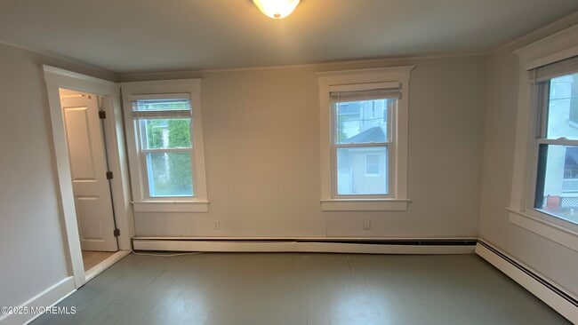 Building Photo - 309 Hume St