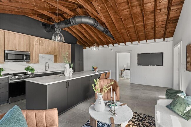 Building Photo - 870 Carver St