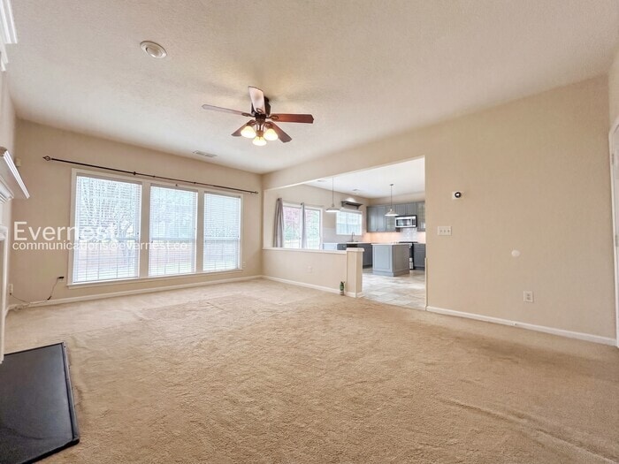 Building Photo - 3406 Chastain Glen Ln NE