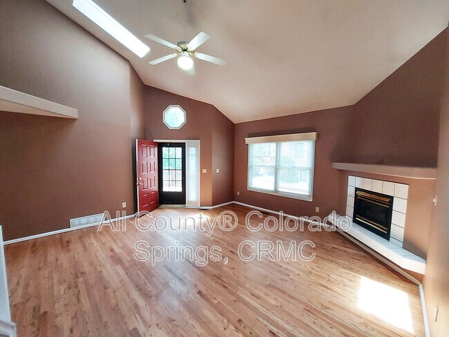 Building Photo - 6568 Foxdale Cir