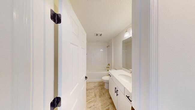 Building Photo - 4BR/ 4.5BA Beautiful Home In Eagles Landing  **$1000 OFF First Full Month**