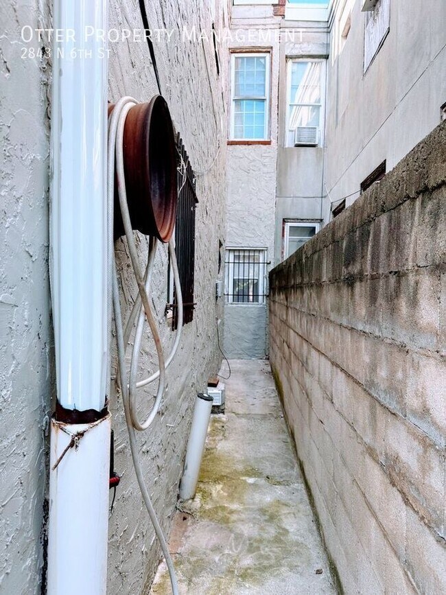 Building Photo - 2843 N 6th St