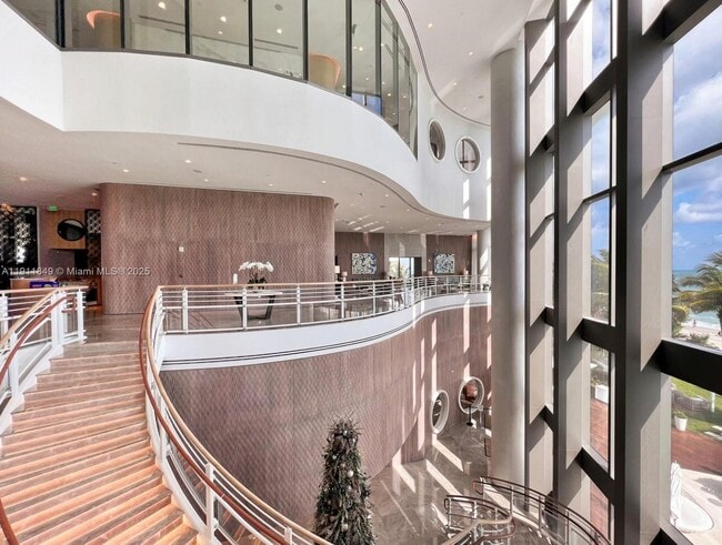 Building Photo - 15701 Collins Ave