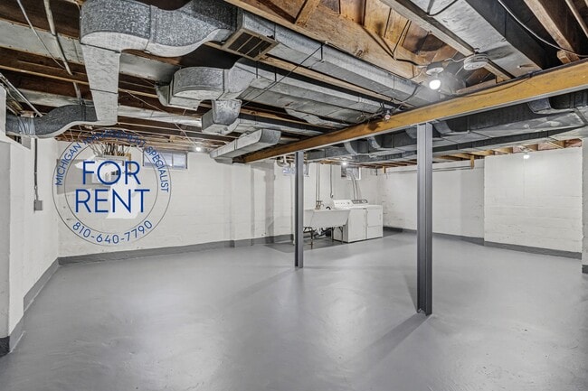 Building Photo - 1401 N Ballenger Hwy