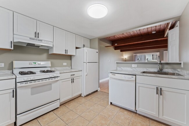 Building Photo - 485 Meadow Green Ln