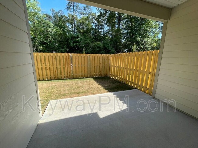 Building Photo - 3035 Venetian Dr