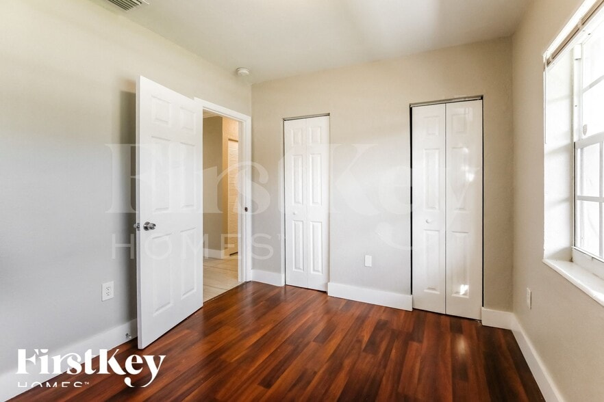 Building Photo - 601 NW 194th St