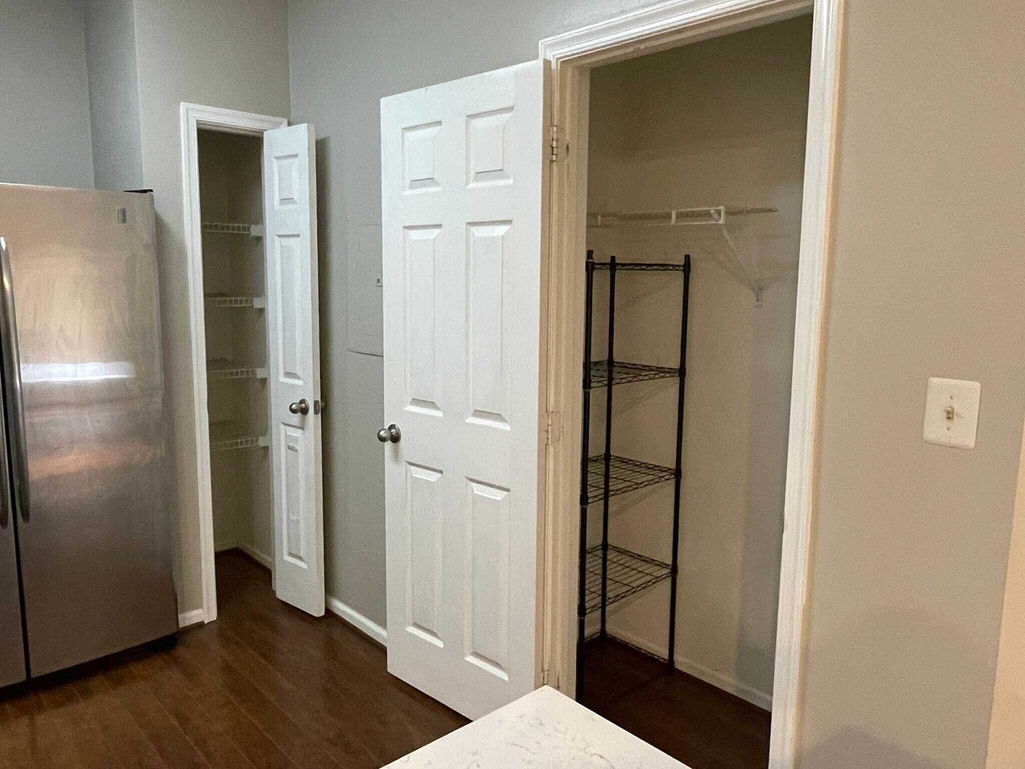 Building Photo - 1701 Lake Shore Crest Dr