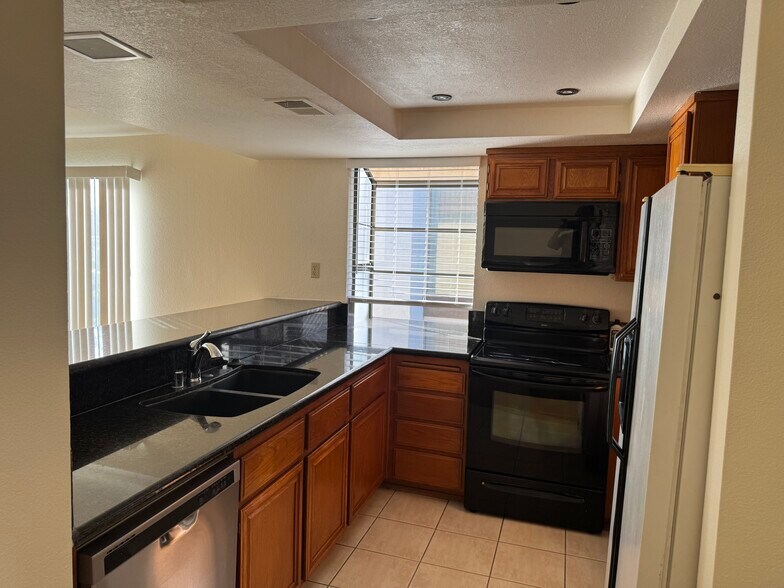 Building Photo - 11433 Madera Rosa Way