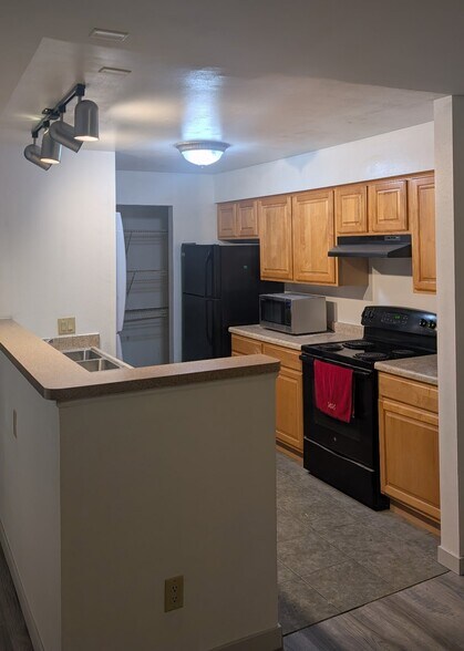 Building Photo - 1144 Morraine View Dr