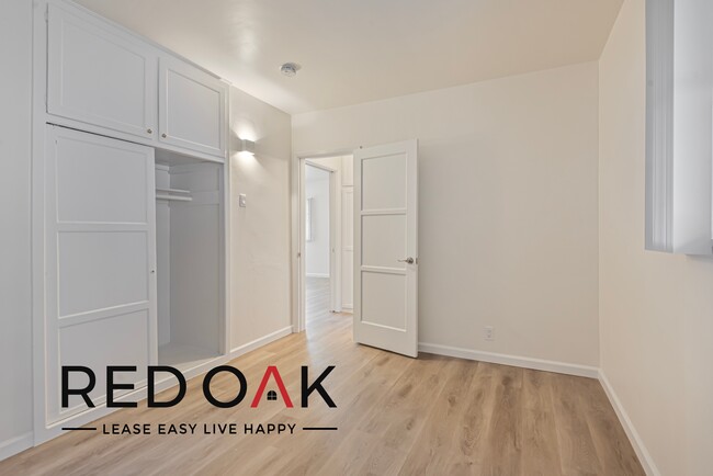 Building Photo - $500 off 1st Month + $1000 Deposit Move In...