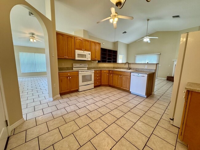 Building Photo - 3/2 Mount Dora Home with NO HOA!