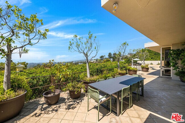 Building Photo - 9656 Lawlen Way