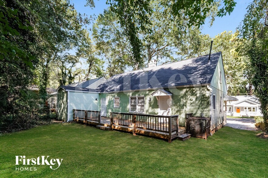 Building Photo - 390 Hillside Dr SW