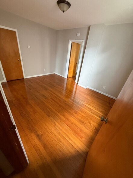 Building Photo - 156 New Britain Ave