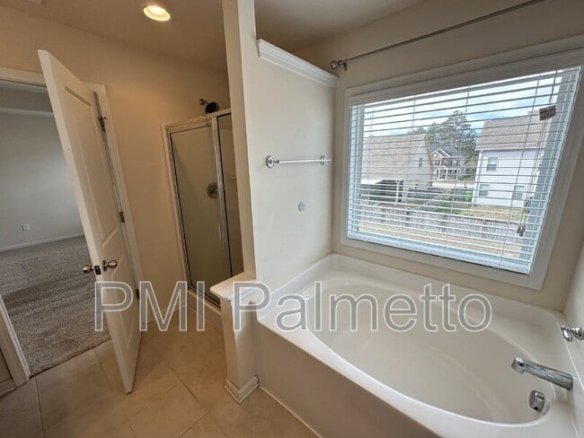 Building Photo - 933 Centennial Dr