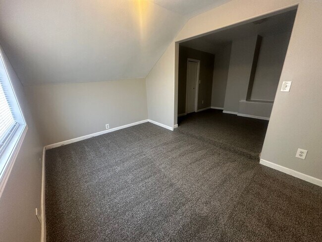 Building Photo - Spacious 4-Bedroom Home Near Northtown Mall