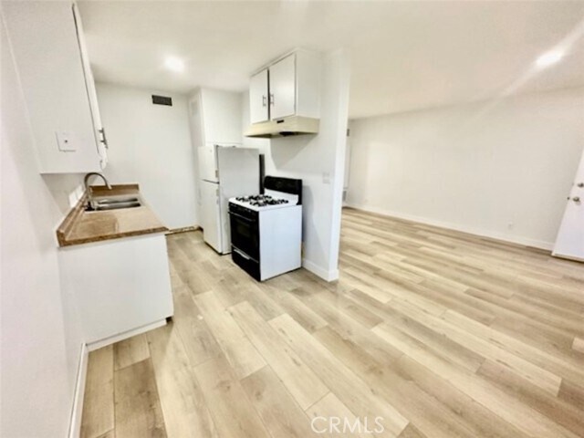 Building Photo - 10215 S 10th Ave