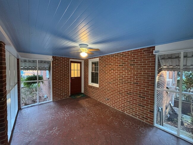 Building Photo - 1420 Pine Valley Loop