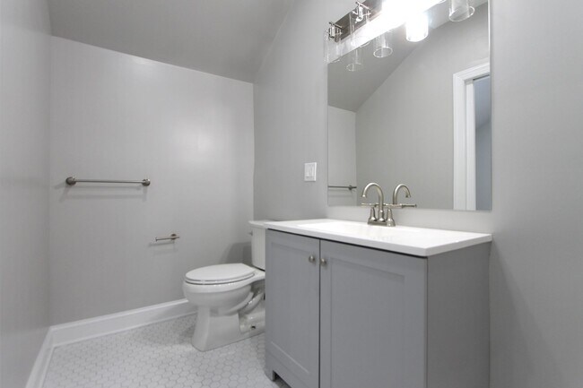 Building Photo - Stunning House on the Grounds of the Awbury Arboretum (3BD/2.5BT)